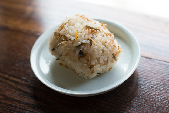 自家製ポン酢のちりめんおにぎり